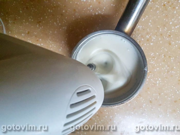 Пирог со сливами и безе Пирог со сливами и безе