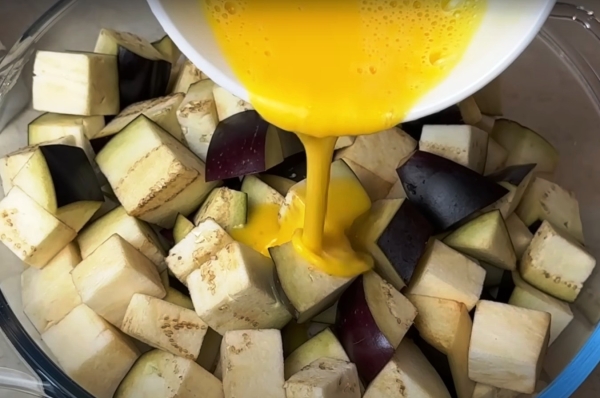 Баклажаны, как грибы. Необычный рецепт: добавьте 1 яйцо и получите блюдо, которое вас удивит