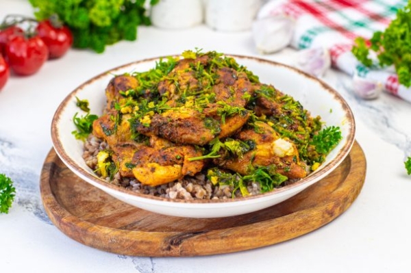 Филе куриного бедра на сковороде Филе куриного бедра на сковороде