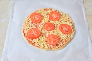 Пицца с копченой колбасой