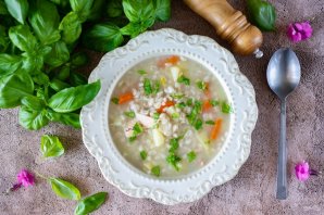 Уха с перловкой