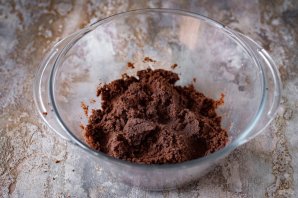 Шоколадный чизкейк с выпечкой