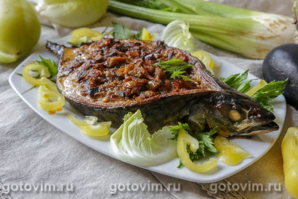 Скумбрия лодочкой, фаршированная овощами Скумбрия лодочкой, фаршированная овощами