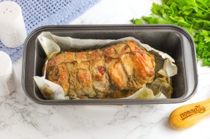 Мясной рулет с брусникой в духовке Мясной рулет с брусникой в духовке