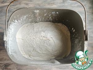 Батон с ветчиной, чесноком и зеленью