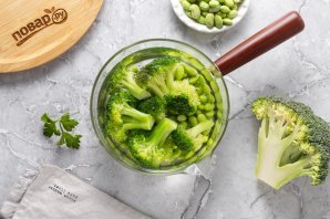 Салат с эдамаме и авокадо Салат с эдамаме и авокадо