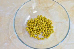 Тарталетки с салатом "Оливье" Тарталетки с салатом "Оливье"