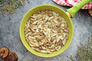 Жареные маслята на сковороде Жареные маслята на сковороде