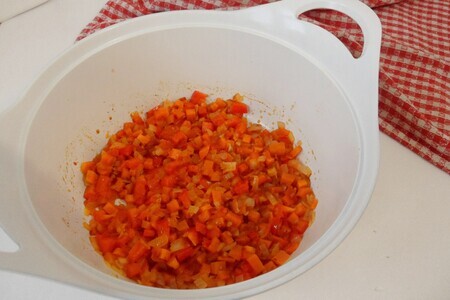 Быстросуп с фрикадельками, белой фасолью и лапшой