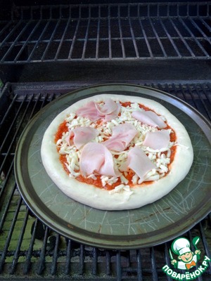 Пицца с ветчиной "пикник на лайте"