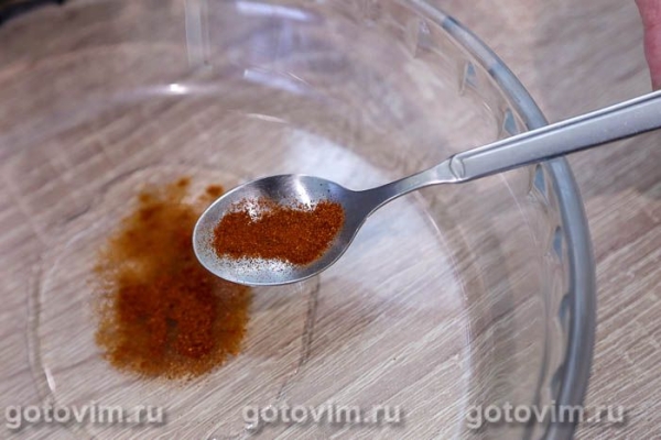 Солёный арахис с чесноком и копченой паприкой в микроволновке