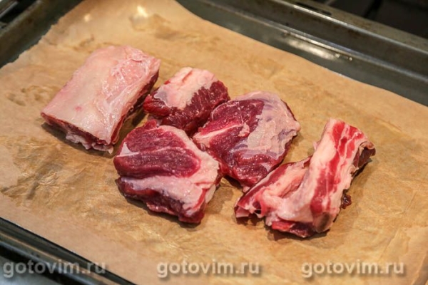 Говяжьи ребрышки, запеченные под маринадом из яблок, кетчупа, соевого соуса и меда