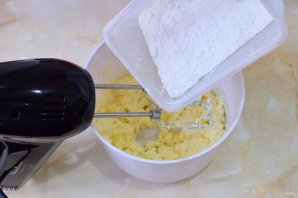 Сметанно-масляный крем для медовика Сметанно-масляный крем для медовика