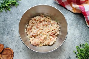 Голубцы ленивые в сметанном соусе Голубцы ленивые в сметанном соусе