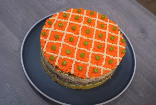 Вместо надоевшего Оливье. Сразу 3 вкусных салата на Новогодний стол Вместо надоевшего Оливье. Сразу 3 вкусных салата на Новогодний стол