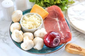 Пицца «Сочная парма» из готового теста Пицца «Сочная парма» из готового теста