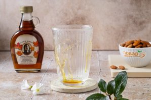 Молочный коктейль с кленовым сиропом Молочный коктейль с кленовым сиропом
