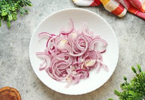 Маринованный лук