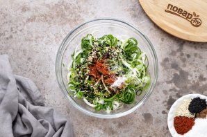 Корейский салат из зеленого лука Корейский салат из зеленого лука