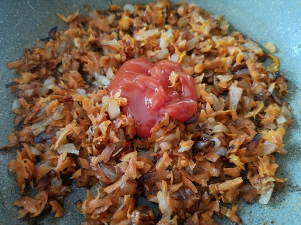 Фасолевый суп с лисичками и копчеными рёбрышками Фасолевый суп с лисичками и копчеными рёбрышками