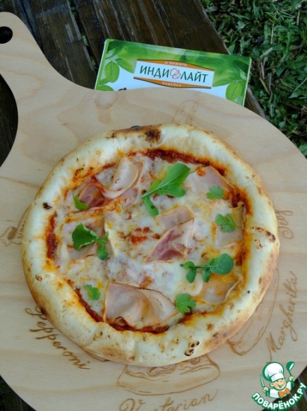 Пицца с ветчиной "пикник на лайте"