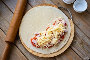 Кальцоне с ветчиной Кальцоне с ветчиной