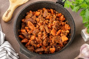 Гуляш с гречкой Гуляш с гречкой