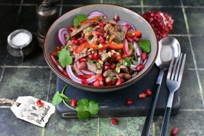 Салат "Тбилиси" с гранатом Салат "Тбилиси" с гранатом