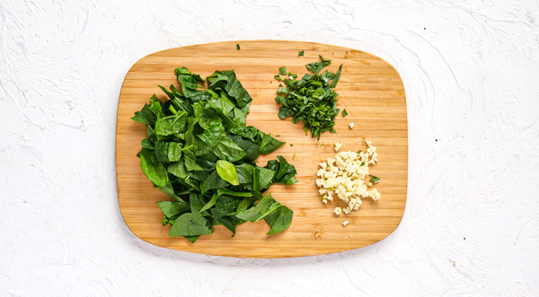 Форель в соусе со шпинатом, пошаговый рецепт с фото Форель в соусе со шпинатом, пошаговый рецепт с фото