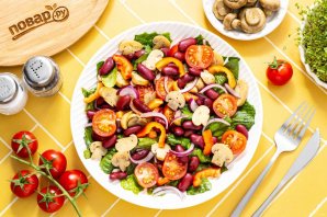 Салат с маринованными шампиньонами Салат с маринованными шампиньонами