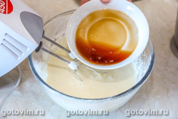 Бисквитный рулет с баварским кремом с земляникой