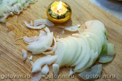 Минтай, запеченный под шубой со свеклой