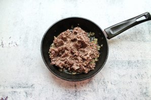 Пирожки с солеными груздями и рисом Пирожки с солеными груздями и рисом