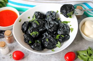 Черные пельмени Черные пельмени