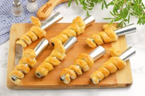 Закусочные слойки "Змейки" Закусочные слойки "Змейки"