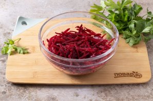 Салат из сырой свеклы Салат из сырой свеклы