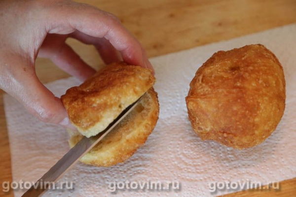 Несладкие пончики с салатом из сыра, яиц и зелени Несладкие пончики с салатом из сыра, яиц и зелени