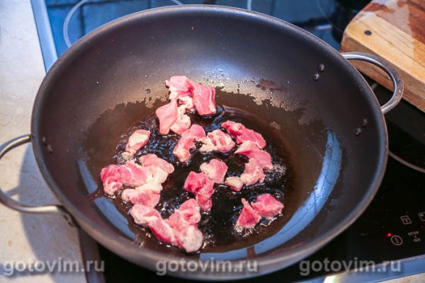 Стир-фрай из свинины с грибами и овощами