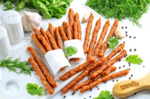 Закусочные колбаски "Джерки" из свиного фарша Закусочные колбаски "Джерки" из свиного фарша