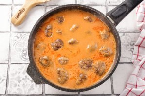 Фрикадельки с подливкой