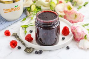 Черника с малиной перетертая с сахаром Черника с малиной перетертая с сахаром