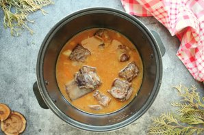 Говяжья грудинка в мультиварке Говяжья грудинка в мультиварке