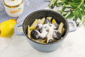Компот из груш и чернослива Компот из груш и чернослива