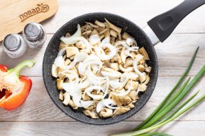 Фунчоза с вешенками и овощами Фунчоза с вешенками и овощами