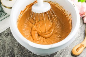 Шоколадный торт с кремом из вареной сгущенки Шоколадный торт с кремом из вареной сгущенки