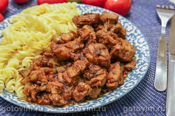 Пёркёльт из свинины (Pörkölt) Пёркёльт из свинины (Pörkölt)