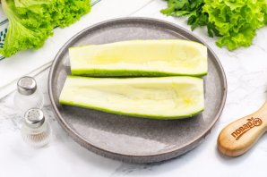 Кабачки с фаршем в аэрогриле Кабачки с фаршем в аэрогриле