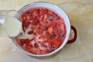 Варенье из клубники с кукурузным крахмалом Варенье из клубники с кукурузным крахмалом