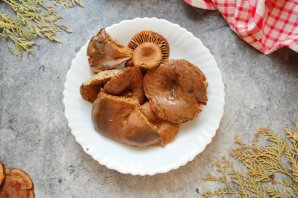 Рыжики жареные с картошкой Рыжики жареные с картошкой