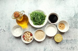 Салат "Чука" с ореховым соусом Салат "Чука" с ореховым соусом